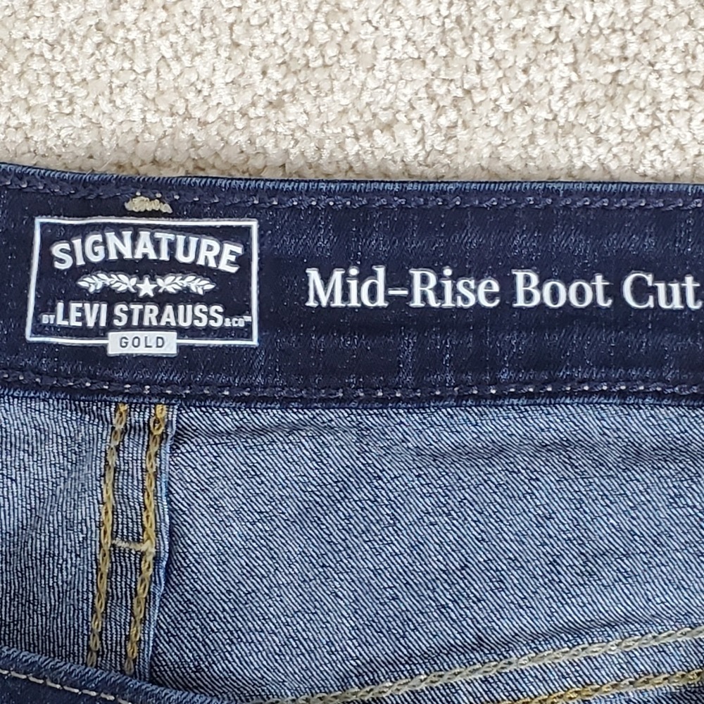 Levis Strauss Signature Women's Jeans Size 24M Mid Rise Boot Cut SeeMeasurements - Picture 14 of 16